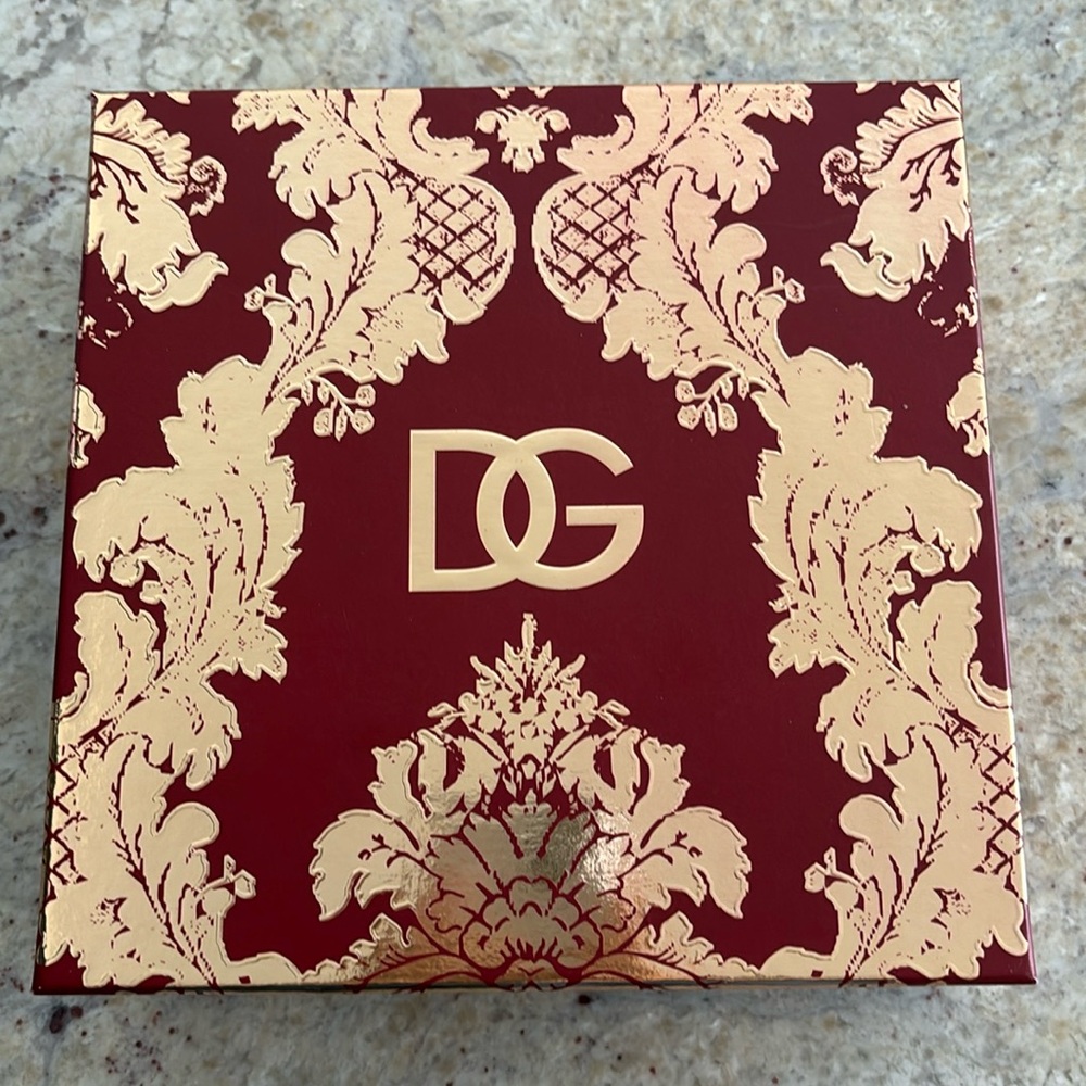 dolce 8 gabbana cream and spray set!